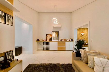 Casa à venda com 3 quartos, 300m² em Pacaembu, São Paulo