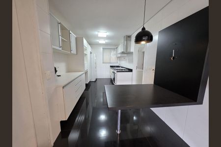 Apartamento à venda com 4 quartos, 184m² em Vila Suzana, São Paulo