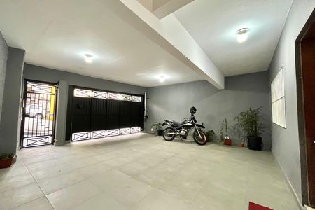 Garagem de casa à venda com 6 quartos, 95m² em Vila Paulista, São Paulo