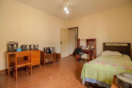 Casa à venda com 165m², 3 quartos e 2 vagas