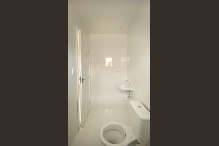 Banheiro de apartamento à venda com 1 quarto, 27m² em Vila Santa Terezinha (zona Norte), São Paulo