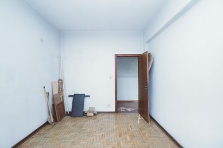 Casa à venda com 254m², 4 quartos e 2 vagas Casa à venda com 254m², 4 quartos e 2 vagasQuarto de Serviço