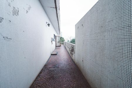 Casa à venda com 254m², 4 quartos e 2 vagas Casa à venda com 254m², 4 quartos e 2 vagasCorredor