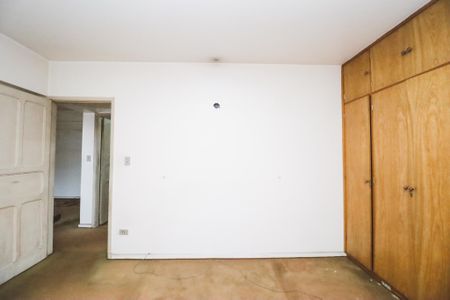Casa à venda com 254m², 4 quartos e 2 vagas Casa à venda com 254m², 4 quartos e 2 vagasQuarto 2