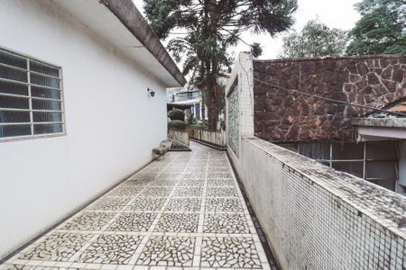 Casa à venda com 254m², 4 quartos e 2 vagas Casa à venda com 254m², 4 quartos e 2 vagasEntrada
