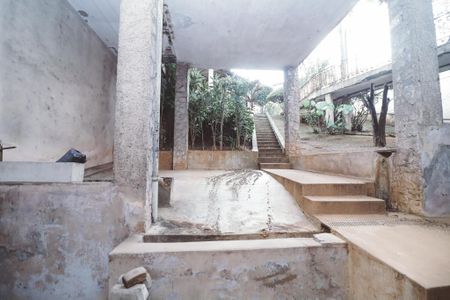 Casa à venda com 254m², 4 quartos e 2 vagas Casa à venda com 254m², 4 quartos e 2 vagasQuintal