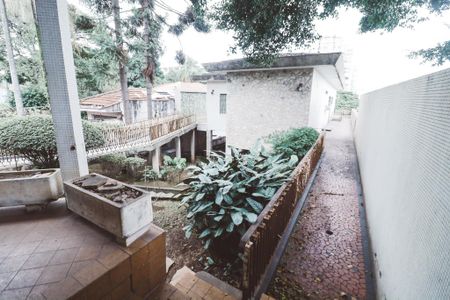 Casa à venda com 254m², 4 quartos e 2 vagas Casa à venda com 254m², 4 quartos e 2 vagasQuintal