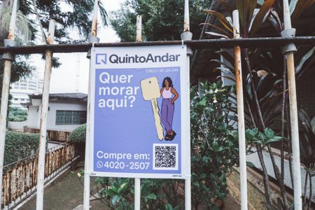 Casa à venda com 254m², 4 quartos e 2 vagas Casa à venda com 254m², 4 quartos e 2 vagasPlaca