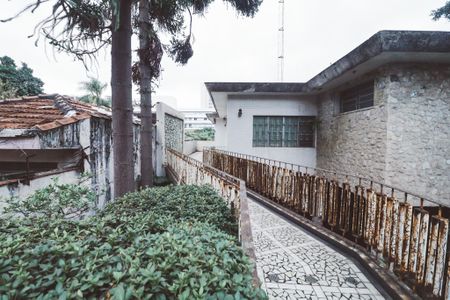 Casa à venda com 254m², 4 quartos e 2 vagas Casa à venda com 254m², 4 quartos e 2 vagasQuintal