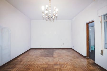 Casa à venda com 254m², 4 quartos e 2 vagas Casa à venda com 254m², 4 quartos e 2 vagasQuarto Suíte