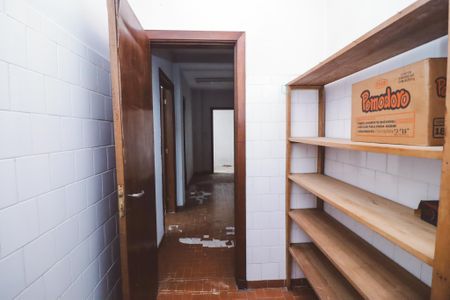 Casa à venda com 254m², 4 quartos e 2 vagas Casa à venda com 254m², 4 quartos e 2 vagasDespensa