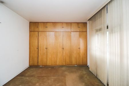 Casa à venda com 254m², 4 quartos e 2 vagas Casa à venda com 254m², 4 quartos e 2 vagasQuarto 2