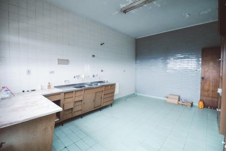 Casa à venda com 254m², 4 quartos e 2 vagas Casa à venda com 254m², 4 quartos e 2 vagasCozinha 1