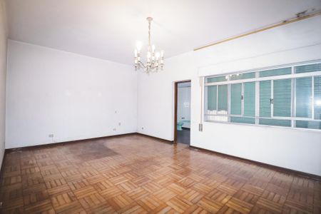 Casa à venda com 254m², 4 quartos e 2 vagas Casa à venda com 254m², 4 quartos e 2 vagasQuarto Suíte