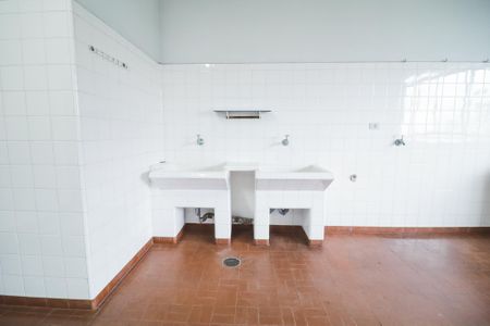Casa à venda com 254m², 4 quartos e 2 vagas Casa à venda com 254m², 4 quartos e 2 vagasÁrea de Serviço