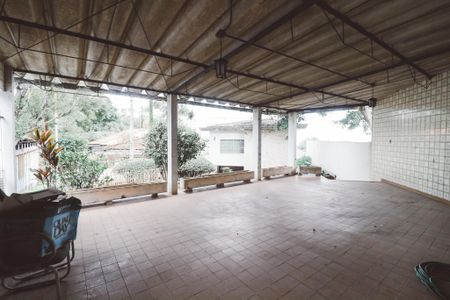 Casa à venda com 254m², 4 quartos e 2 vagas Casa à venda com 254m², 4 quartos e 2 vagasGaragem