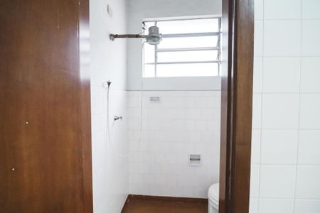 Casa à venda com 254m², 4 quartos e 2 vagas Casa à venda com 254m², 4 quartos e 2 vagasBanheiro de serviço