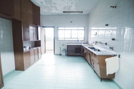 Casa à venda com 254m², 4 quartos e 2 vagas Casa à venda com 254m², 4 quartos e 2 vagasCozinha 1