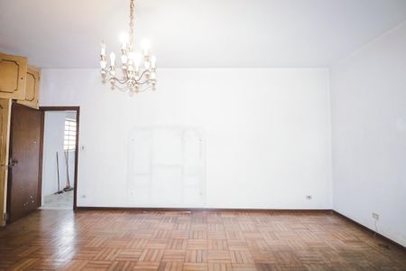 Casa à venda com 254m², 4 quartos e 2 vagas Casa à venda com 254m², 4 quartos e 2 vagasQuarto Suíte