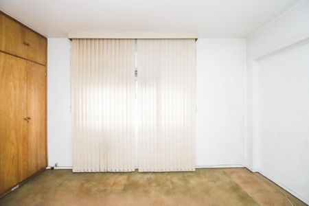 Casa à venda com 254m², 4 quartos e 2 vagas Casa à venda com 254m², 4 quartos e 2 vagasQuarto 2