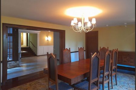 Casa à venda com 900m², 5 quartos e 6 vagas