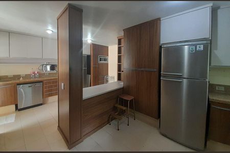 Casa à venda com 5 quartos, 900m² em Fazenda Morumbi, São Paulo