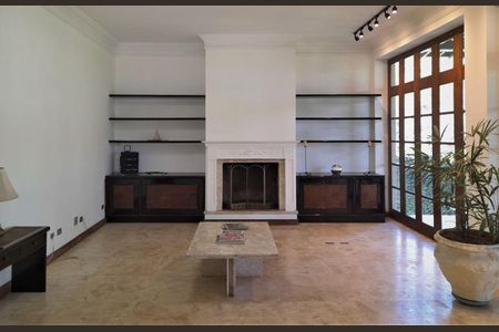 Casa à venda com 5 quartos, 900m² em Fazenda Morumbi, São Paulo