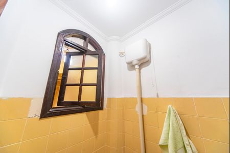 Banheiro de serviço de casa à venda com 3 quartos, 204m² em Utinga, Santo André