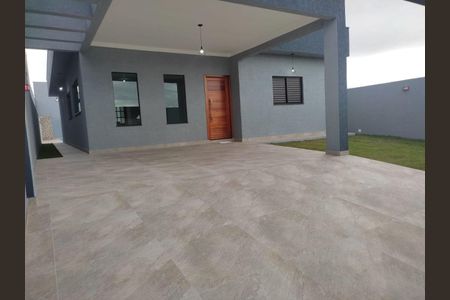 Casa à venda com 145m², 3 quartos e 4 vagas
