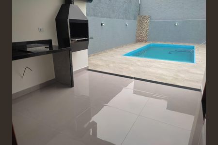 Casa à venda com 145m², 3 quartos e 4 vagas
