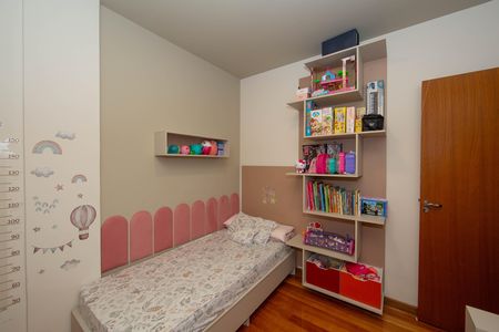 Apartamento à venda com 220m², 4 quartos e 3 vagas Apartamento à venda com 220m², 4 quartos e 3 vagasQuarto