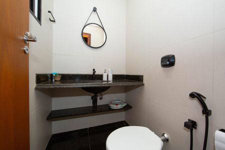 Apartamento à venda com 220m², 4 quartos e 3 vagas Apartamento à venda com 220m², 4 quartos e 3 vagasLavabo