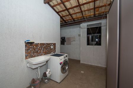 Apartamento à venda com 220m², 4 quartos e 3 vagas Apartamento à venda com 220m², 4 quartos e 3 vagasÁrea de serviço