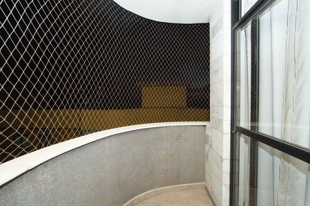 Apartamento à venda com 220m², 4 quartos e 3 vagas Apartamento à venda com 220m², 4 quartos e 3 vagasVaranda da Sala