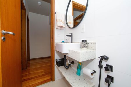 Apartamento à venda com 220m², 4 quartos e 3 vagas Apartamento à venda com 220m², 4 quartos e 3 vagasBanheiro social