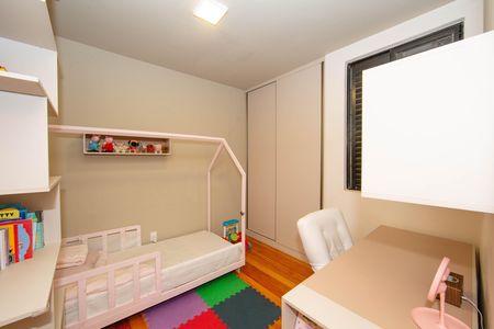 Apartamento à venda com 220m², 4 quartos e 3 vagas Apartamento à venda com 220m², 4 quartos e 3 vagasQuarto 2