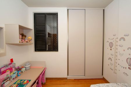 Apartamento à venda com 220m², 4 quartos e 3 vagas Apartamento à venda com 220m², 4 quartos e 3 vagasQuarto
