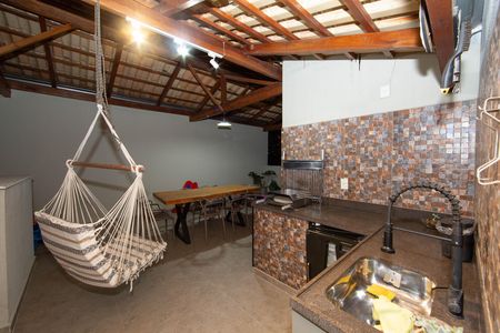 Apartamento à venda com 220m², 4 quartos e 3 vagas Apartamento à venda com 220m², 4 quartos e 3 vagasCobertura