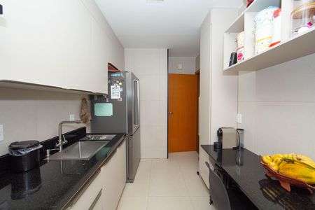 Apartamento à venda com 220m², 4 quartos e 3 vagas Apartamento à venda com 220m², 4 quartos e 3 vagasCozinha