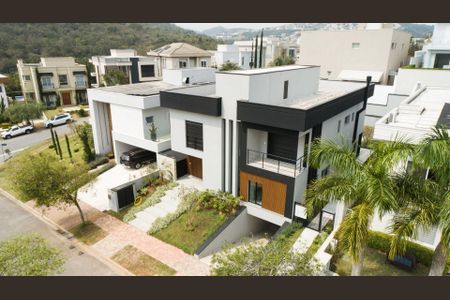 Casa à venda com 524m², 5 quartos e 6 vagas