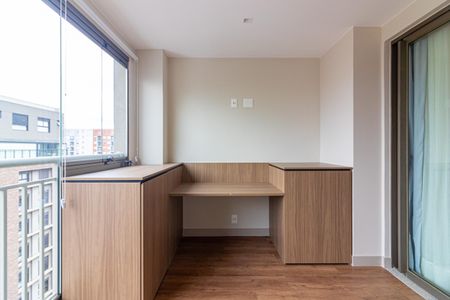 Varanda de kitnet/studio para alugar com 1 quarto, 32m² em Indianópolis, São Paulo