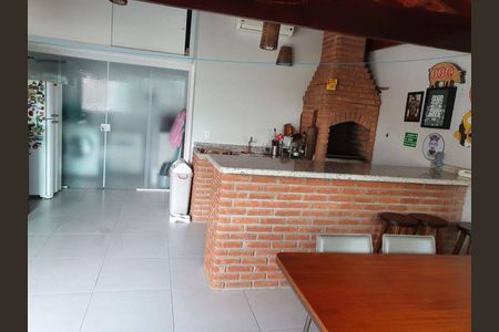 Casa à venda com 2 quartos, 200m² em Vila Carrão, São Paulo