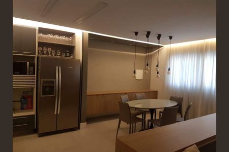 Casa à venda com 2 quartos, 200m² em Vila Carrão, São Paulo