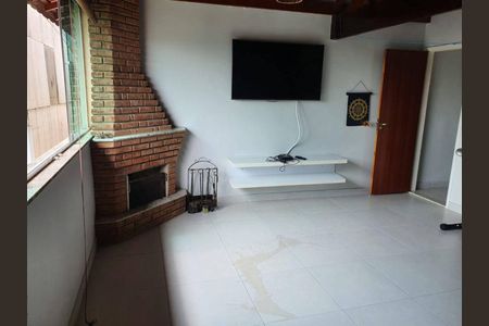Casa à venda com 2 quartos, 200m² em Vila Carrão, São Paulo