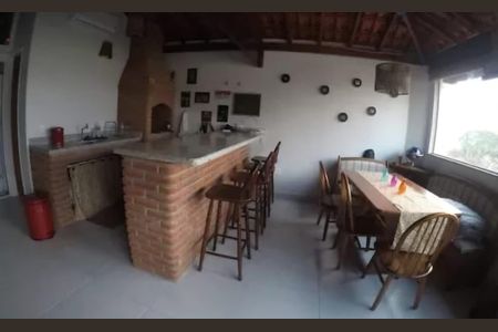 Casa à venda com 2 quartos, 200m² em Vila Carrão, São Paulo