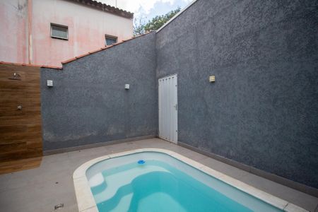 Casa para alugar com 150m², 2 quartos e 1 vaga Casa para alugar com 150m², 2 quartos e 1 vagaArea Externa
