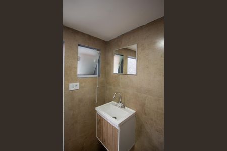 Casa para alugar com 150m², 2 quartos e 1 vaga Casa para alugar com 150m², 2 quartos e 1 vagaBanheiro externo