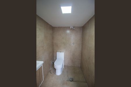 Casa para alugar com 150m², 2 quartos e 1 vaga Casa para alugar com 150m², 2 quartos e 1 vagaBanheiro externo