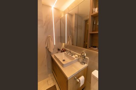 Apartamento à venda com 331m², 5 quartos e 3 vagasBanheiro da Suíte 1
