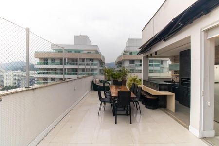Apartamento à venda com 331m², 5 quartos e 3 vagasCobertura